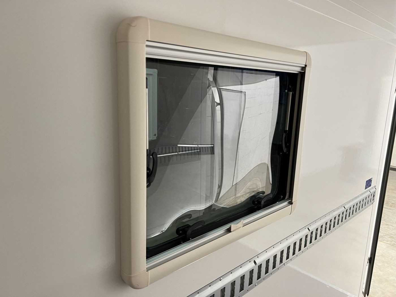 Remorque fourgon neuf BLYSS FS1330/180HL Tür Fenster Kofferanhänger: photos 11