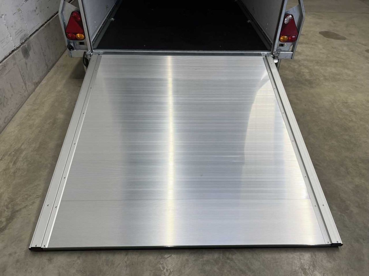 CHEVAL LIBERTE Cargo 1300.02 Alu-Felgen Kofferanhänger - Remorque fourgon: photos 3 CHEVAL LIBERTE Cargo 1300.02 Alu-Felgen Kofferanhänger - Remorque fourgon: photos 3