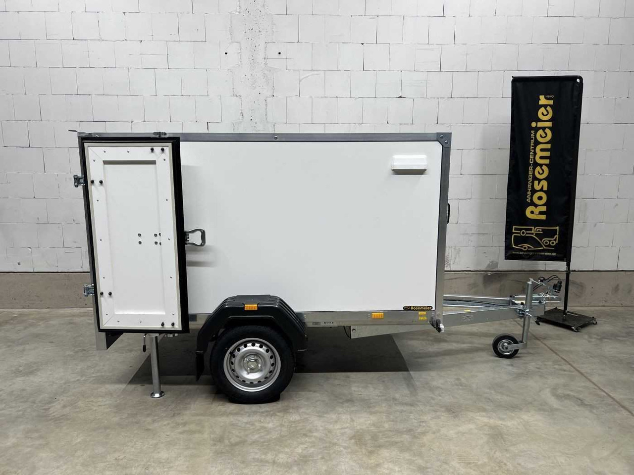 CHEVAL LIBERTE DEBON C220 Roadster Kofferanhänger - Remorque fourgon: photos 1 CHEVAL LIBERTE DEBON C220 Roadster Kofferanhänger - Remorque fourgon: photos 1