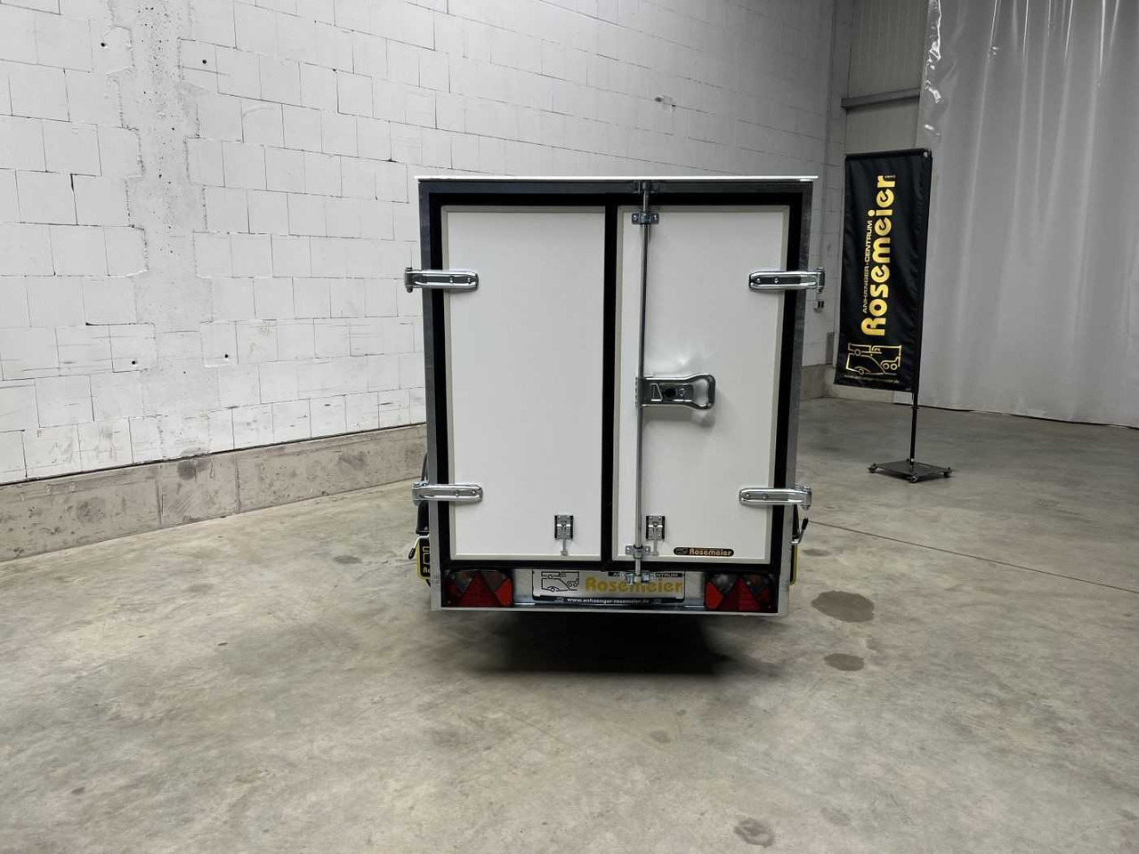 CHEVAL LIBERTE DEBON C220 Roadster Kofferanhänger - Remorque fourgon: photos 3 CHEVAL LIBERTE DEBON C220 Roadster Kofferanhänger - Remorque fourgon: photos 3