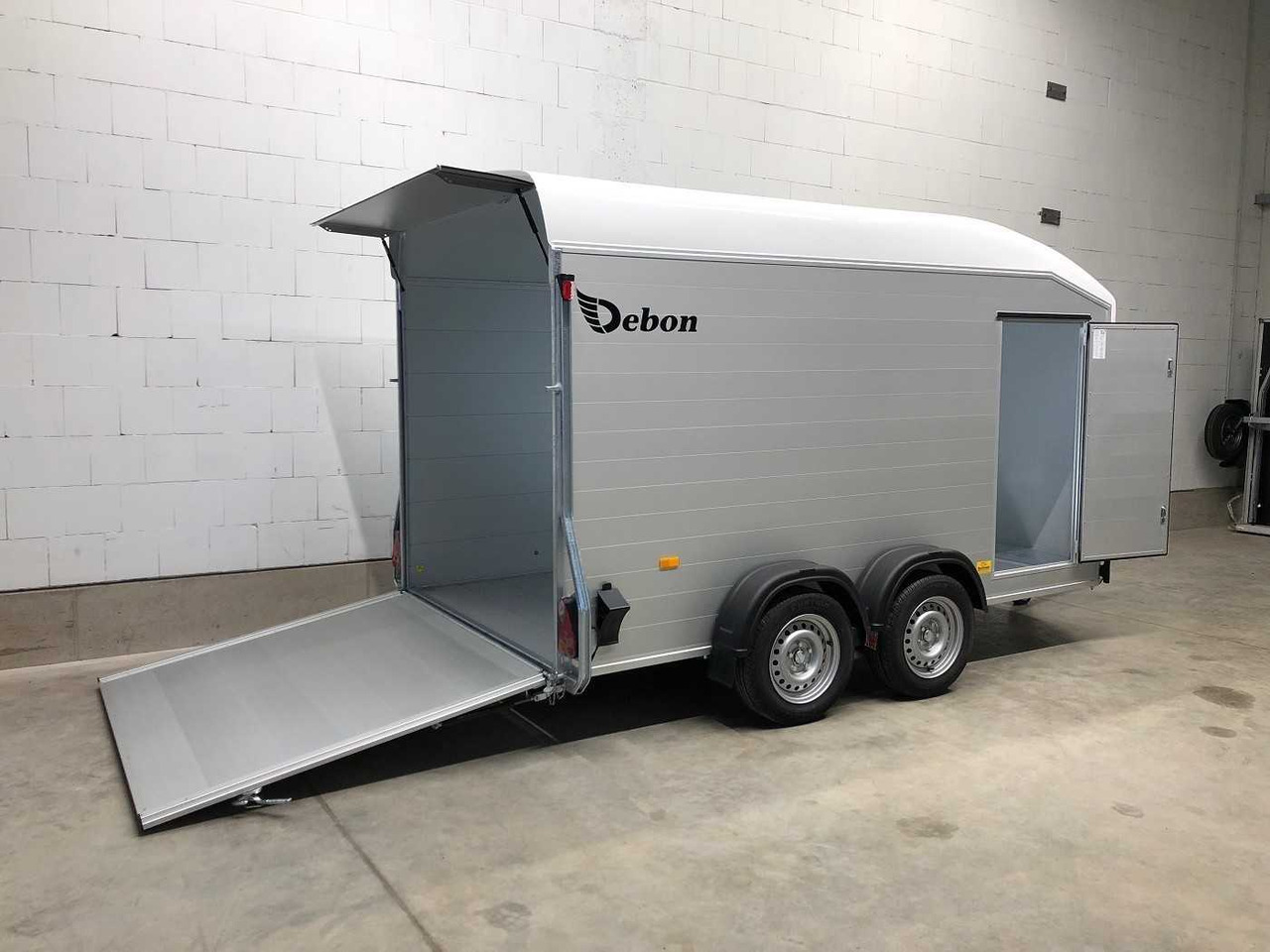 CHEVAL LIBERTE DEBON C700 Roadster Kofferanhänger - Remorque fourgon: photos 4 CHEVAL LIBERTE DEBON C700 Roadster Kofferanhänger - Remorque fourgon: photos 4