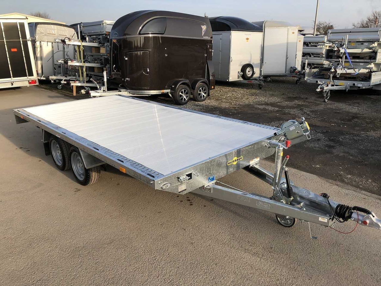 HUMBAUR Universal 3500 Aluboden Universaltransporter - Remorque porte-voitures: photos 2 HUMBAUR Universal 3500 Aluboden Universaltransporter - Remorque porte-voitures: photos 2