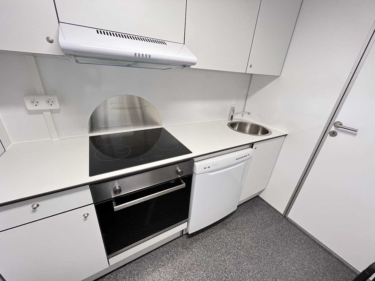 Conteneur comme habitat, Remorque neuf ROSEMEIER EW TA-NO Mannschaftswagen 571 optimiert Mannschaftswagen: photos 7