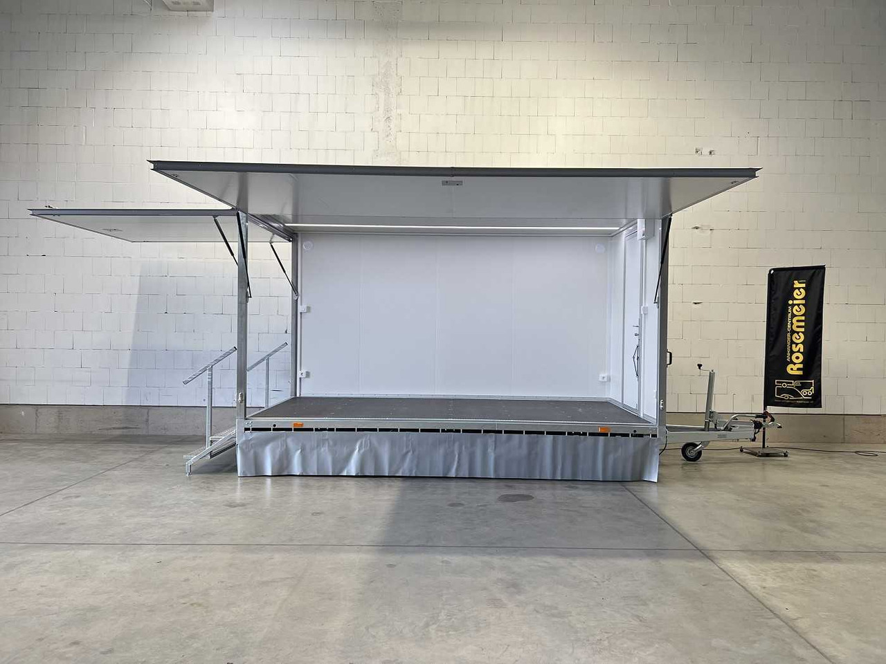 ROSEMEIER VE HK E 27.4 Seiten+Heckklappe T Promotionanhänger - Remorque magasin: photos 3 ROSEMEIER VE HK E 27.4 Seiten+Heckklappe T Promotionanhänger - Remorque magasin: photos 3