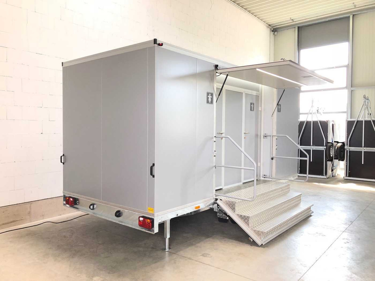 ROSEMEIER VE 3 Damen, 1 Herren, 4 Urinale Toilettenanhänger - Remorque: photos 4 ROSEMEIER VE 3 Damen, 1 Herren, 4 Urinale Toilettenanhänger - Remorque: photos 4