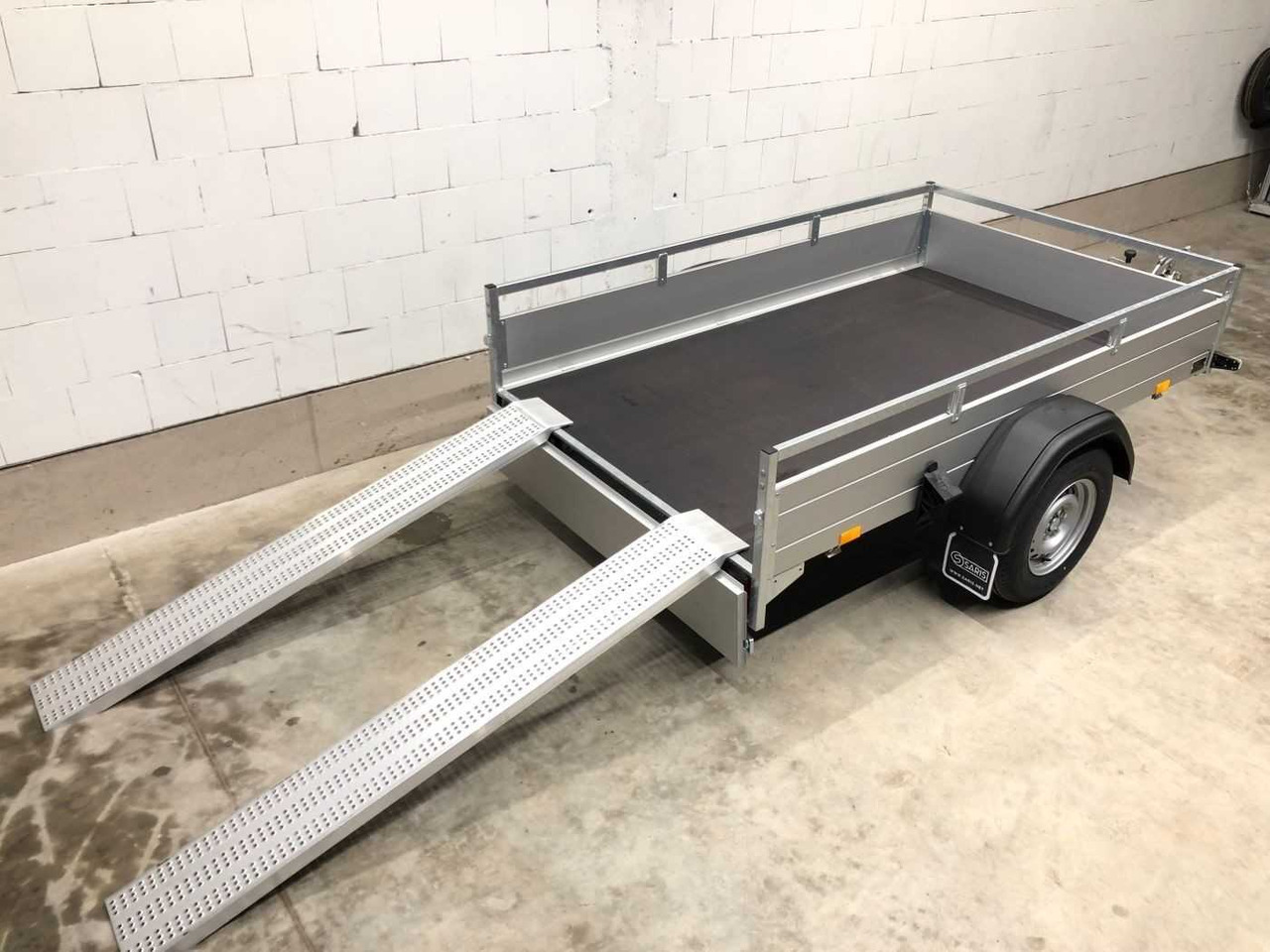 SARIS McAlu Pro 255 153 1500 1 Rampe Kastenanhänger ge - Remorque voiture: photos 1 SARIS McAlu Pro 255 153 1500 1 Rampe Kastenanhänger ge - Remorque voiture: photos 1