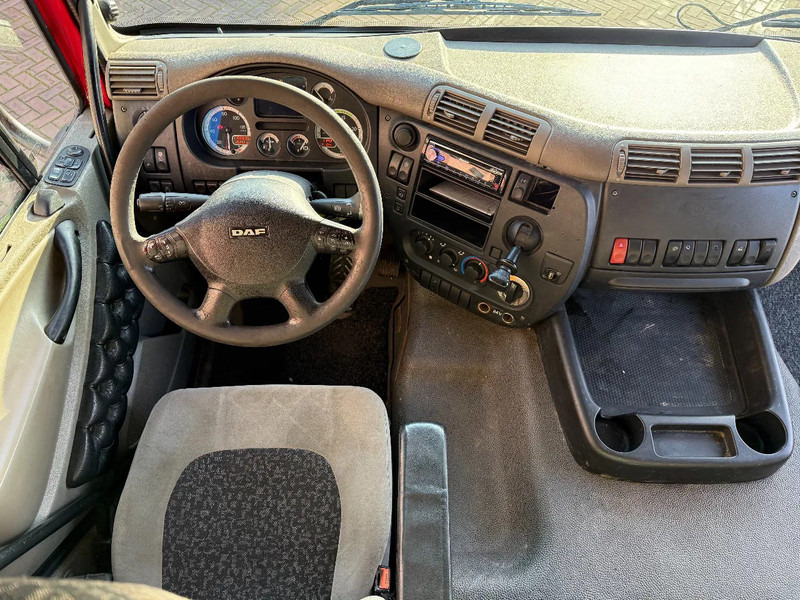 DAF CF 75 CF75-250 4X2 SPACECAB/RENOVA/STEEL/AIR/AIRCO/HOLLAND TRUCK - Camion porte-conteneur/ Caisse mobile: photos 3 DAF CF 75 CF75-250 4X2 SPACECAB/RENOVA/STEEL/AIR/AIRCO/HOLLAND TRUCK - Camion porte-conteneur/ Caisse mobile: photos 3