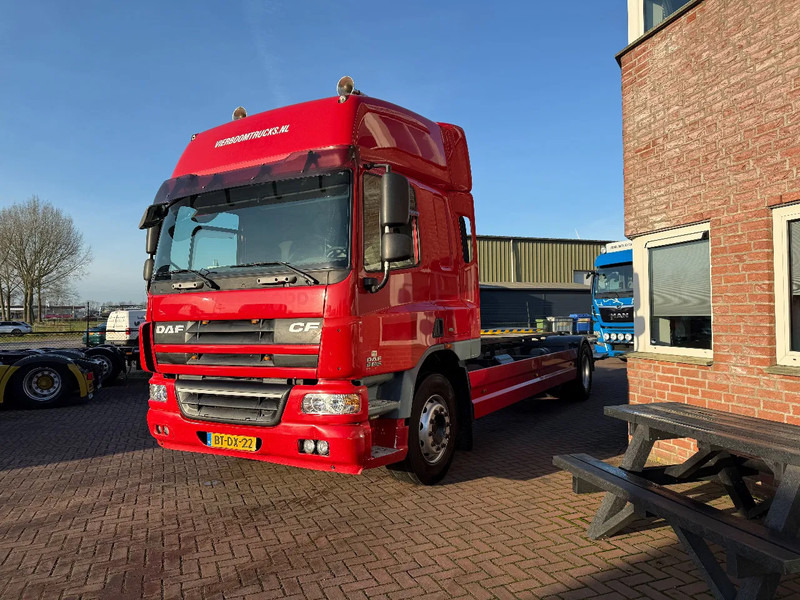 DAF CF 75 CF75-250 4X2 SPACECAB/RENOVA/STEEL/AIR/AIRCO/HOLLAND TRUCK - Camion porte-conteneur/ Caisse mobile: photos 2 DAF CF 75 CF75-250 4X2 SPACECAB/RENOVA/STEEL/AIR/AIRCO/HOLLAND TRUCK - Camion porte-conteneur/ Caisse mobile: photos 2