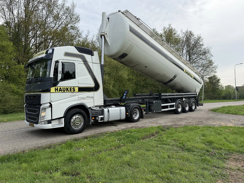 Kässbohrer SSK-60 Kipp-Silo 60.000liter TOP ZUSTAND HOLLAND TRAILER!!!!!!!!! - Semi-remorque citerne: photos 4 Kässbohrer SSK-60 Kipp-Silo 60.000liter TOP ZUSTAND HOLLAND TRAILER!!!!!!!!! - Semi-remorque citerne: photos 4