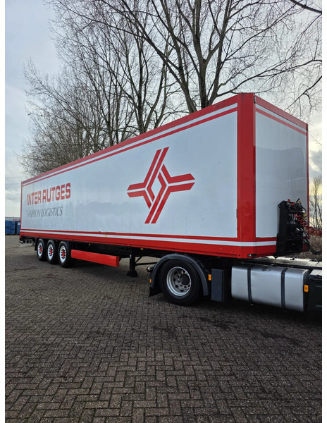 Krone 3-assige confection box trailer SAF disc brakes - Semi-remorque fourgon: photos 1 Krone 3-assige confection box trailer SAF disc brakes - Semi-remorque fourgon: photos 1