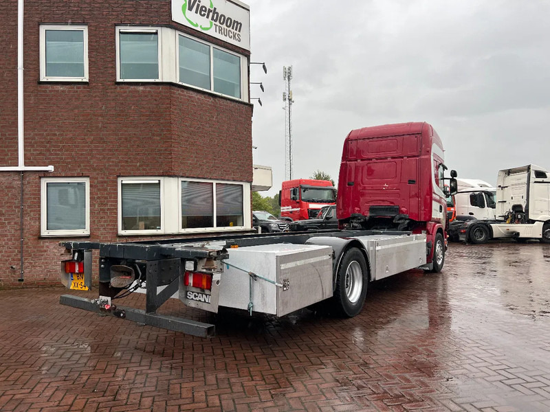 Scania R124-420 124-420 4X2 TOPLINE MANUAL RETARDER - Camion porte-conteneur/ Caisse mobile: photos 4 Scania R124-420 124-420 4X2 TOPLINE MANUAL RETARDER - Camion porte-conteneur/ Caisse mobile: photos 4
