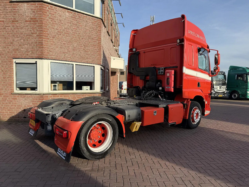 DAF CF 410 CF410 4X2 Spacecab / 1.05m schotelhoogte / Origineel 438.341km / TOP STAAT - Tracteur routier: photos 5 DAF CF 410 CF410 4X2 Spacecab / 1.05m schotelhoogte / Origineel 438.341km / TOP STAAT - Tracteur routier: photos 5