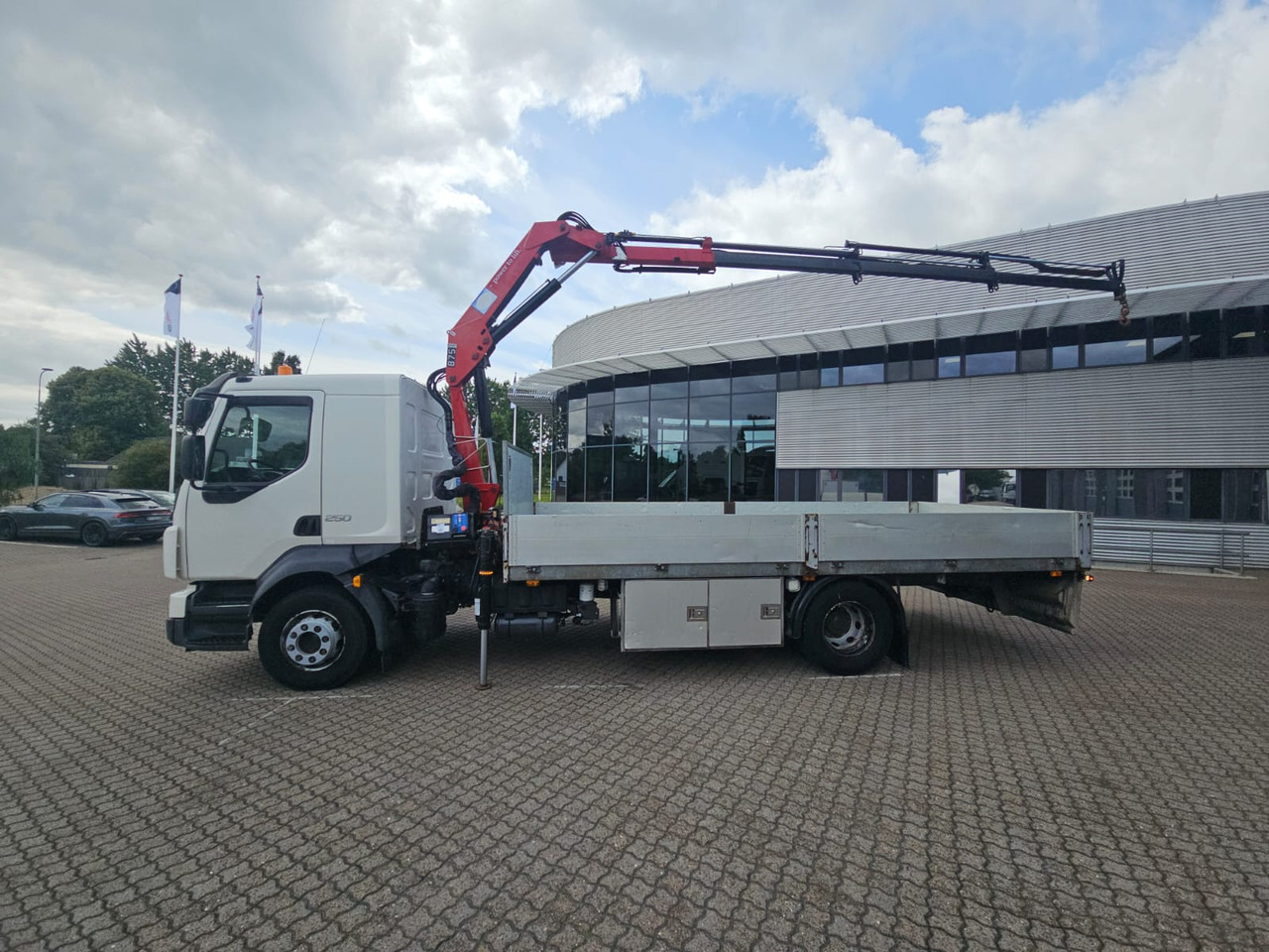 Volvo FL250 - Camion plateau, Camion grue: photos 4 Volvo FL250 - Camion plateau, Camion grue: photos 4