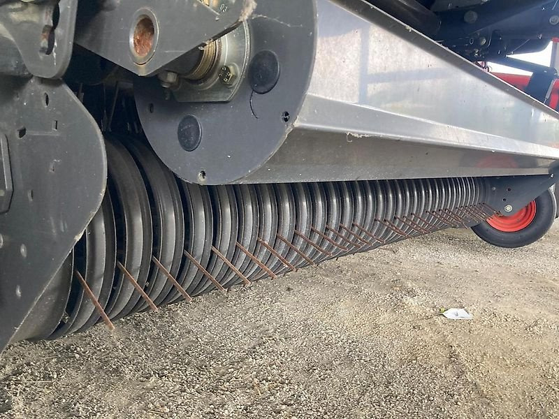 CLAAS Variant 485 RC PRO - Presse à balles rondes: photos 3 CLAAS Variant 485 RC PRO - Presse à balles rondes: photos 3