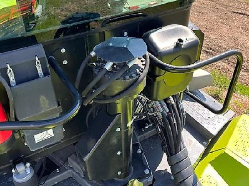 CLAAS Xerion 4200 Trac VC - Tracteur agricole: photos 5 CLAAS Xerion 4200 Trac VC - Tracteur agricole: photos 5