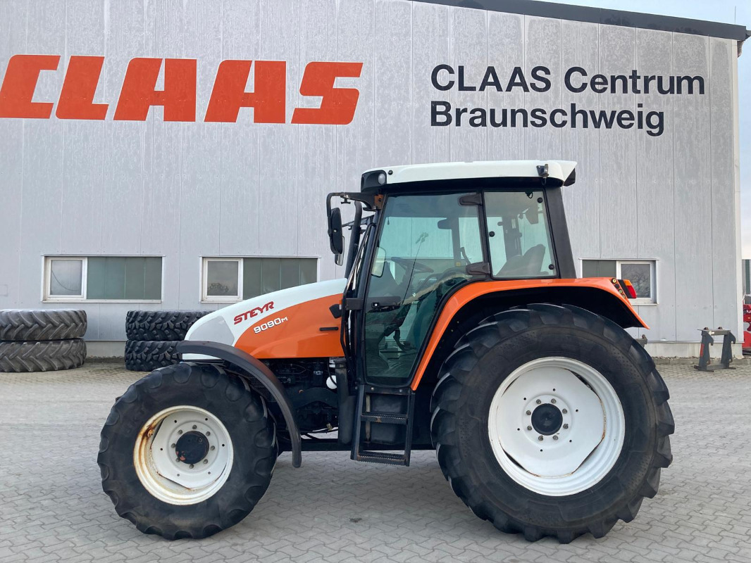 Tracteur communal Steyr 9090 M: photos 1