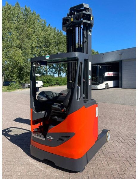 Linde R 16 HD-01 - Chariot à mât rétractable: photos 3 Linde R 16 HD-01 - Chariot à mât rétractable: photos 3