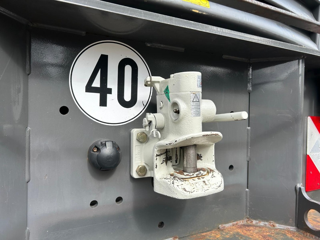 CLAAS Jaguar 890 mit Kemper 360 und PU - crédit-bail CLAAS Jaguar 890 mit Kemper 360 und PU: photos 40