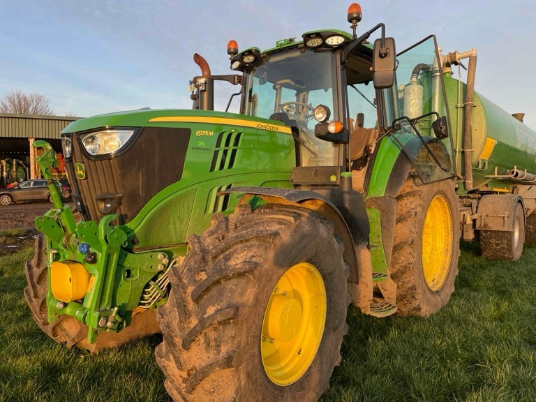 John Deere 6175M - Tracteur agricole: photos 1 John Deere 6175M - Tracteur agricole: photos 1