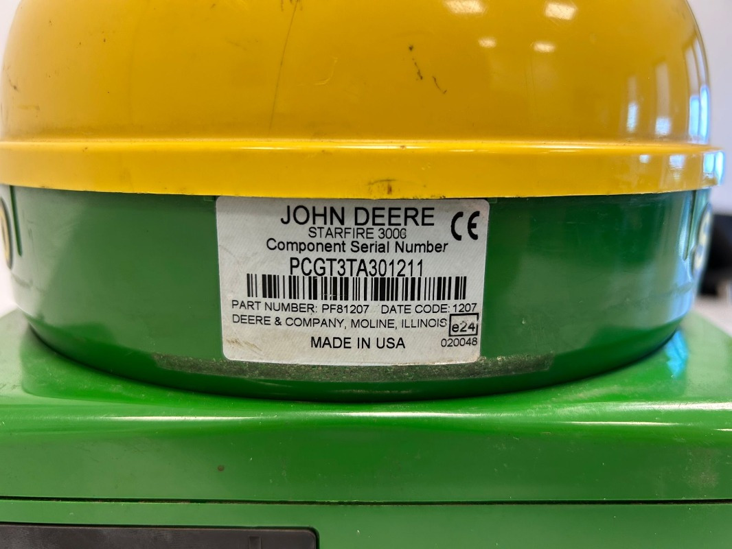 John Deere StarFire 3000 - Outil/ Équipement: photos 5 John Deere StarFire 3000 - Outil/ Équipement: photos 5