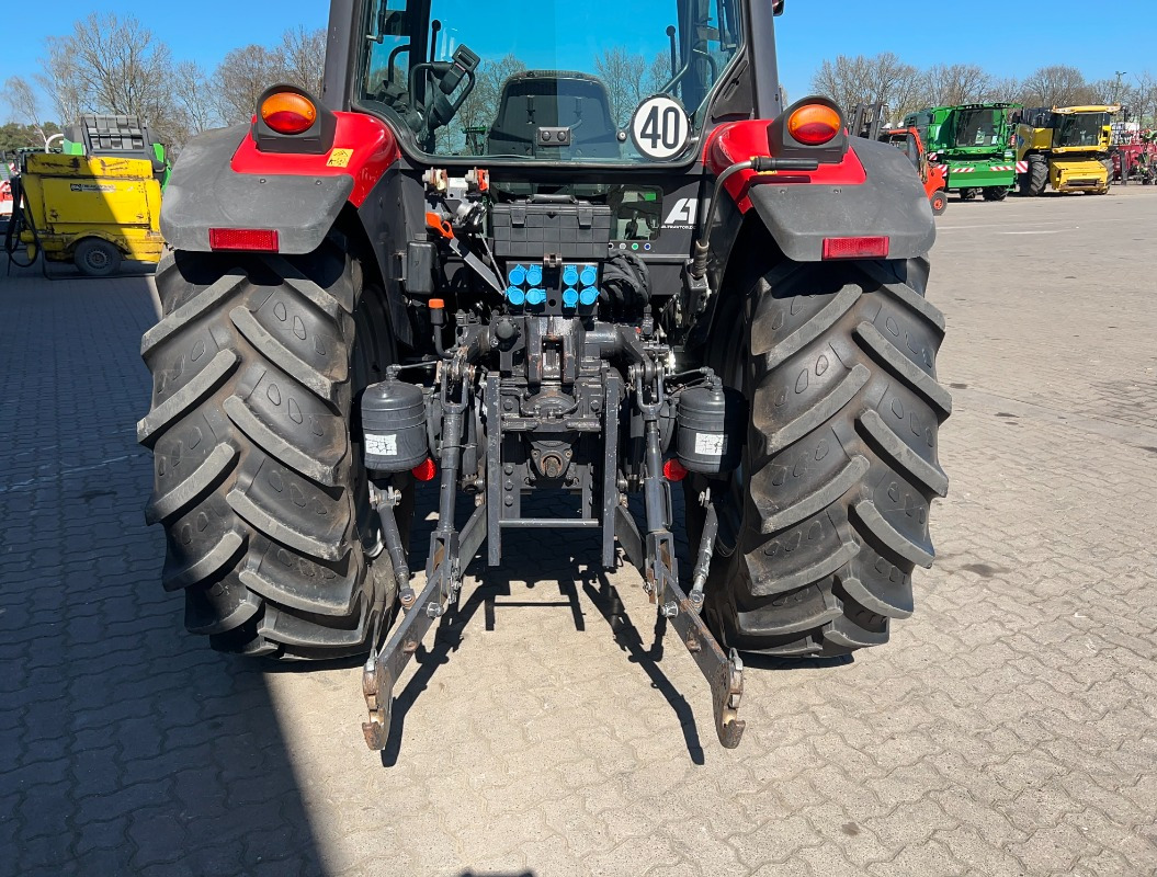 McCormick T 90 - Tracteur agricole: photos 2 McCormick T 90 - Tracteur agricole: photos 2