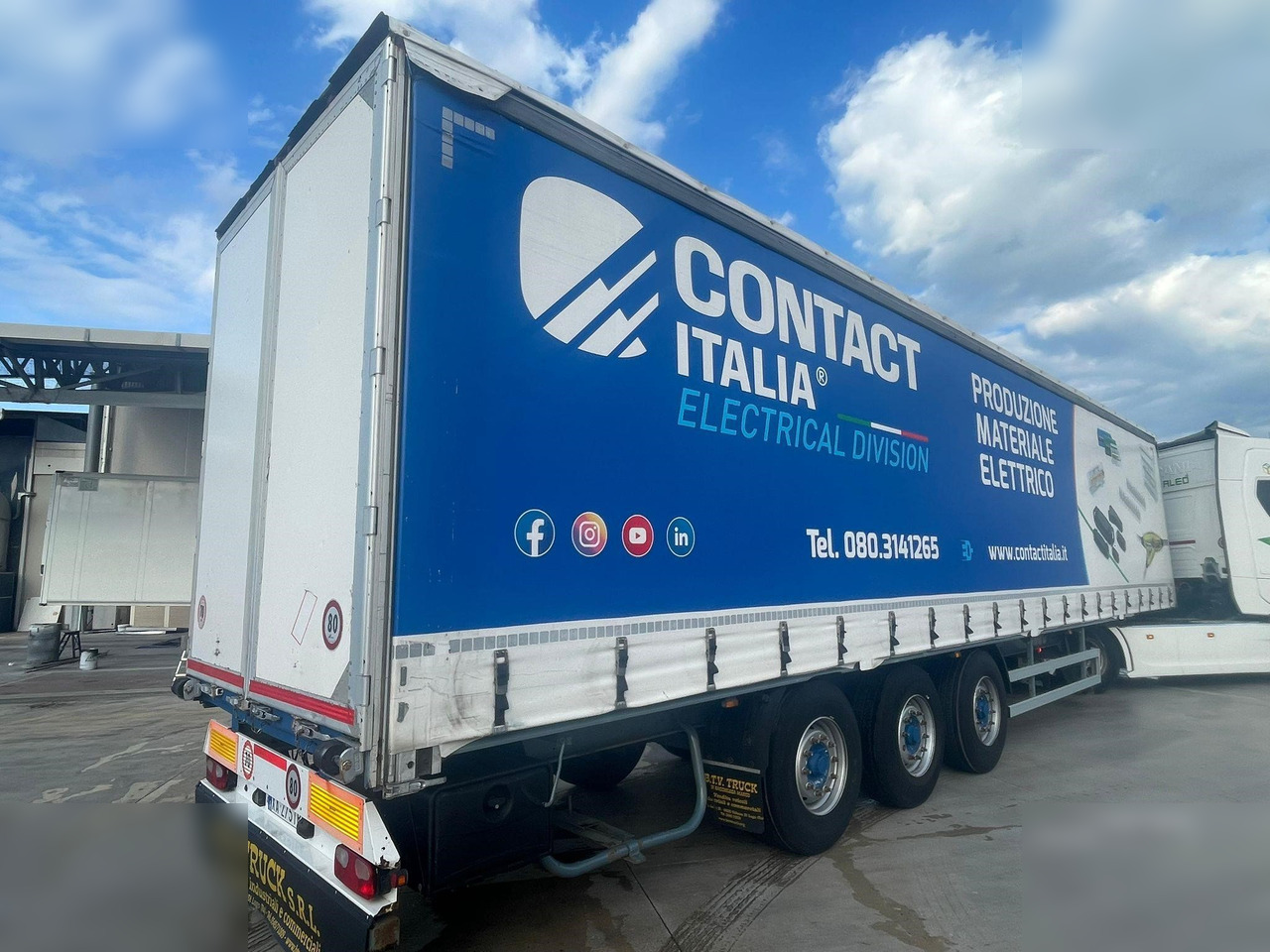 MERKER - Semi-remorque rideaux coulissants: photos 1 MERKER - Semi-remorque rideaux coulissants: photos 1