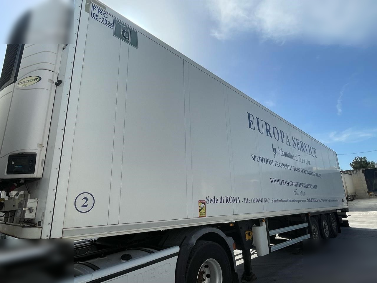 SCHMITZ CARGOBULL - Semi-remorque frigorifique: photos 1 SCHMITZ CARGOBULL - Semi-remorque frigorifique: photos 1