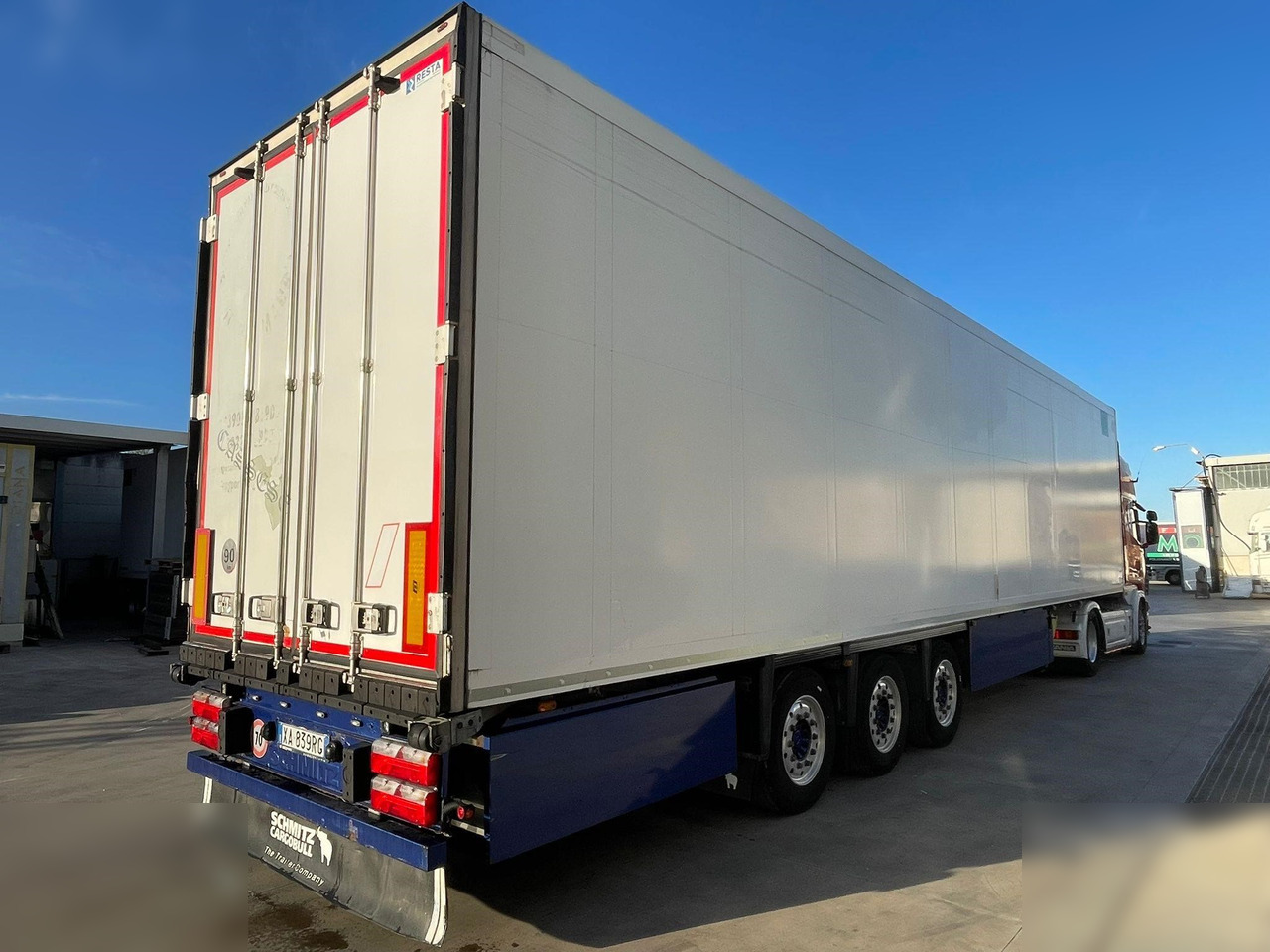 SCHMITZ CARGOBULL - Semi-remorque frigorifique: photos 4 SCHMITZ CARGOBULL - Semi-remorque frigorifique: photos 4