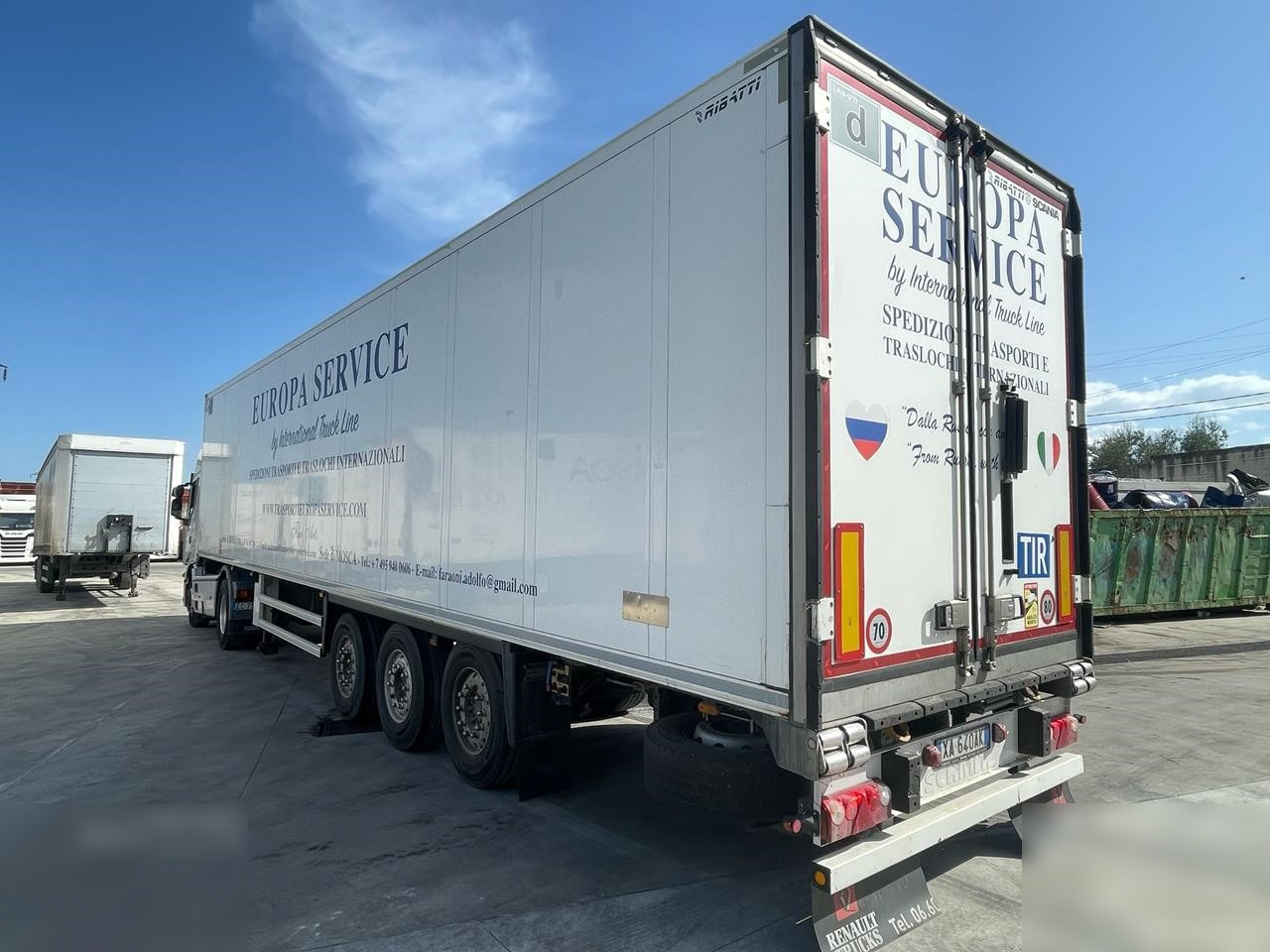 SCHMITZ CARGOBULL - Semi-remorque frigorifique: photos 2 SCHMITZ CARGOBULL - Semi-remorque frigorifique: photos 2