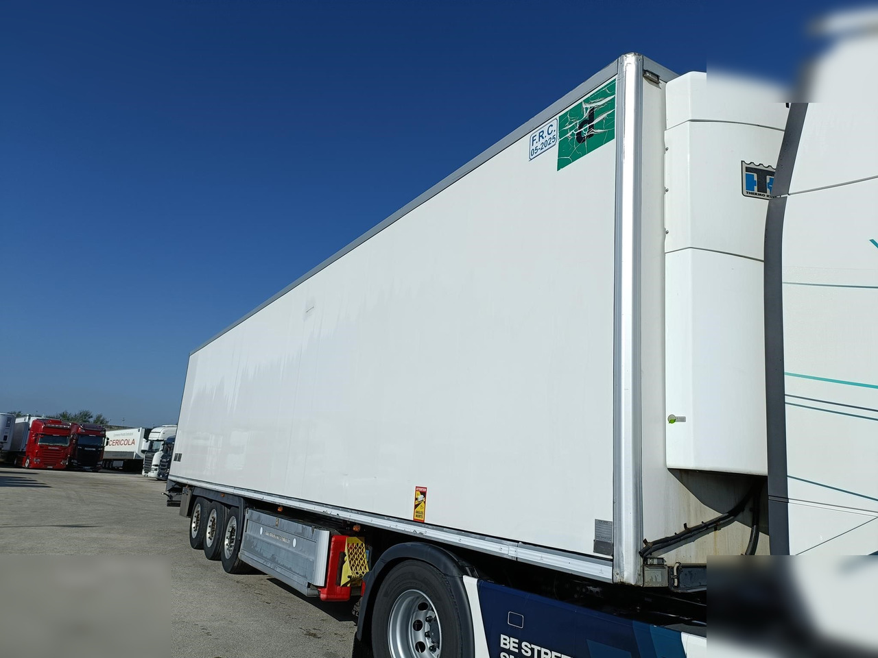 SCHMITZ - Semi-remorque frigorifique: photos 3 SCHMITZ - Semi-remorque frigorifique: photos 3