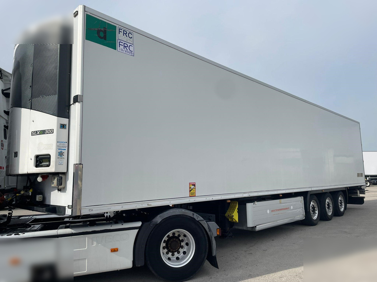 SCHMITZ - Semi-remorque frigorifique: photos 1 SCHMITZ - Semi-remorque frigorifique: photos 1