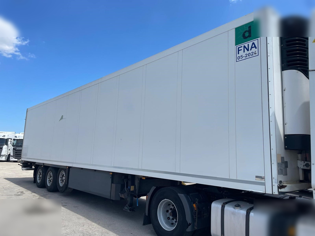 SCHMITZ - Semi-remorque frigorifique: photos 1 SCHMITZ - Semi-remorque frigorifique: photos 1