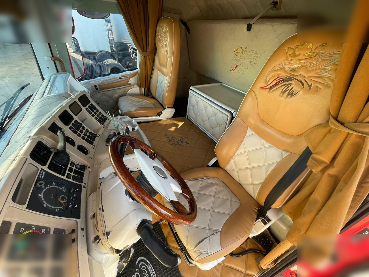 SCANIA R124.420 - Tracteur routier: photos 5 SCANIA R124.420 - Tracteur routier: photos 5