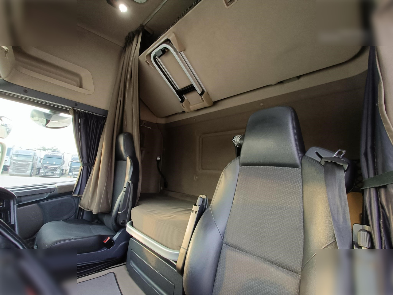 SCANIA R490 - Tracteur routier: photos 5 SCANIA R490 - Tracteur routier: photos 5