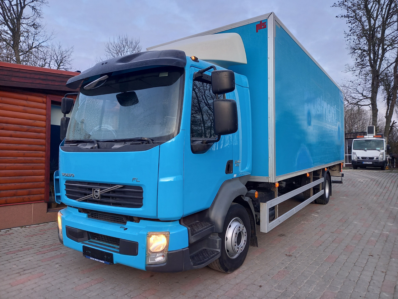 VOLVO FL 240, 4x2, GW 16000 KG - Camion isothermique: photos 3 VOLVO FL 240, 4x2, GW 16000 KG - Camion isothermique: photos 3