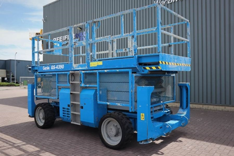 Nacelle ciseaux Genie GS4390 Diesel, 4x4 Drive, 15.11m Working Height 68: photos 6
