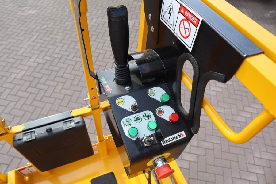 Haulotte Compact 10N Valid Iinspection, *Guarantee! 10m Wor - Nacelle ciseaux: photos 4 Haulotte Compact 10N Valid Iinspection, *Guarantee! 10m Wor - Nacelle ciseaux: photos 4