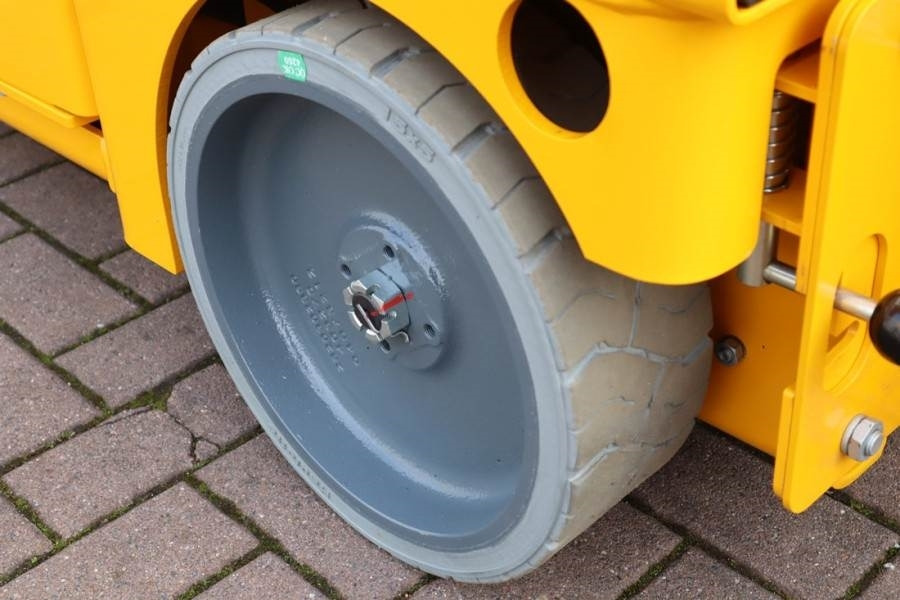 Haulotte Compact 10N Valid Inspection, *Guarantee! 10m Work - Nacelle ciseaux: photos 5 Haulotte Compact 10N Valid Inspection, *Guarantee! 10m Work - Nacelle ciseaux: photos 5