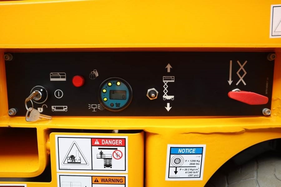 Haulotte Compact 10N Valid Inspection, *Guarantee! 10m Work - Nacelle ciseaux: photos 3 Haulotte Compact 10N Valid Inspection, *Guarantee! 10m Work - Nacelle ciseaux: photos 3