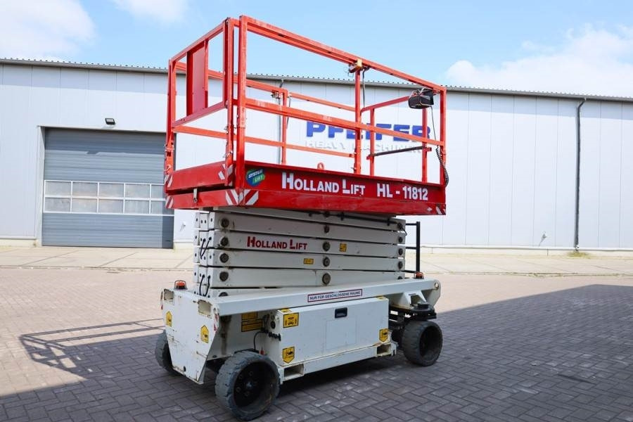 Holland Lift Ecostar HL-11812 Electric, 14m Working Height, 300 - Nacelle ciseaux: photos 2 Holland Lift Ecostar HL-11812 Electric, 14m Working Height, 300 - Nacelle ciseaux: photos 2