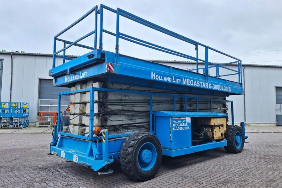 Holland Lift Megastar G-300DL30/S Diesel, 4x4x4 Drive, 33.5m Wo - Nacelle ciseaux: photos 2 Holland Lift Megastar G-300DL30/S Diesel, 4x4x4 Drive, 33.5m Wo - Nacelle ciseaux: photos 2