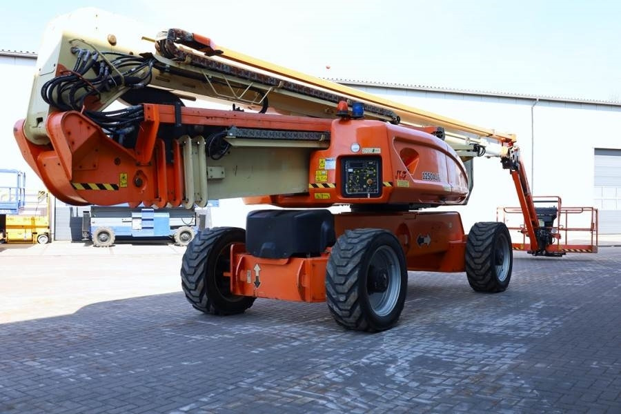 JLG 1250AJP Diesel, 4x4x4 Drive, 40.1m Working Height, - Nacelle articulée: photos 2 JLG 1250AJP Diesel, 4x4x4 Drive, 40.1m Working Height, - Nacelle articulée: photos 2