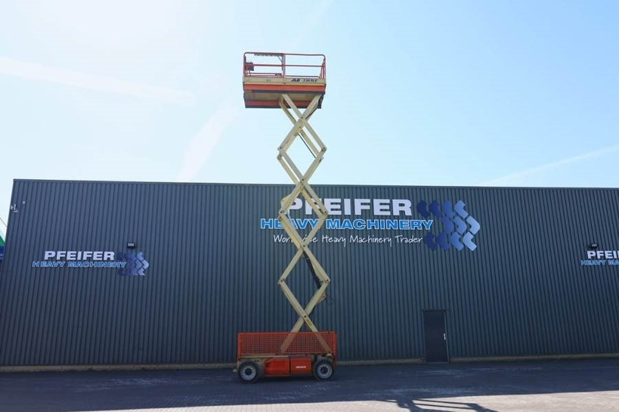 JLG 3369LE Electric, 12m Working Height, 450kg Capacit - Nacelle ciseaux: photos 3 JLG 3369LE Electric, 12m Working Height, 450kg Capacit - Nacelle ciseaux: photos 3