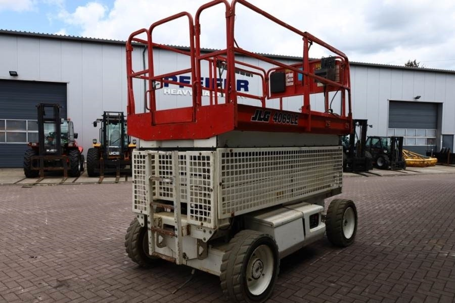 JLG 4069LE Electric, 14.2m Working Height, 360kg Capac - Nacelle ciseaux: photos 2 JLG 4069LE Electric, 14.2m Working Height, 360kg Capac - Nacelle ciseaux: photos 2