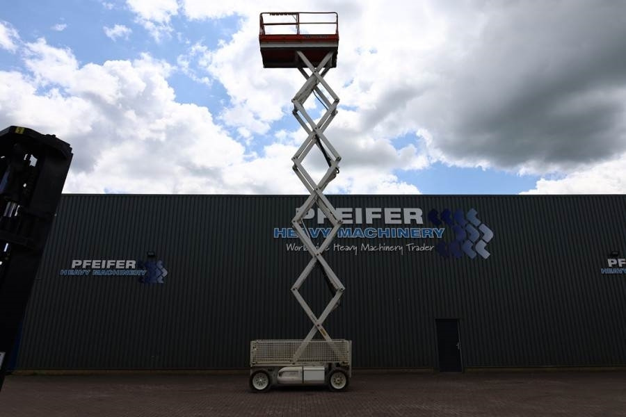 JLG 4069LE Electric, 14.2m Working Height, 360kg Capac - Nacelle ciseaux: photos 3 JLG 4069LE Electric, 14.2m Working Height, 360kg Capac - Nacelle ciseaux: photos 3