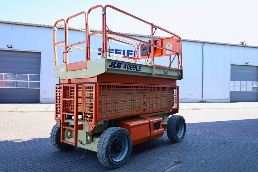 JLG 4069LE Electric, 14.2m Working Height, 360kg Capac - Nacelle ciseaux: photos 2 JLG 4069LE Electric, 14.2m Working Height, 360kg Capac - Nacelle ciseaux: photos 2