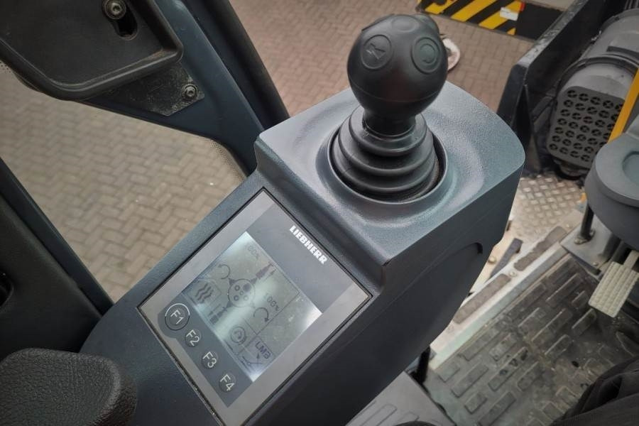 Grue tout-terrain Liebherr LTM1070-4.2 Dutch Vehicle Registration, Valid Insp: photos 18