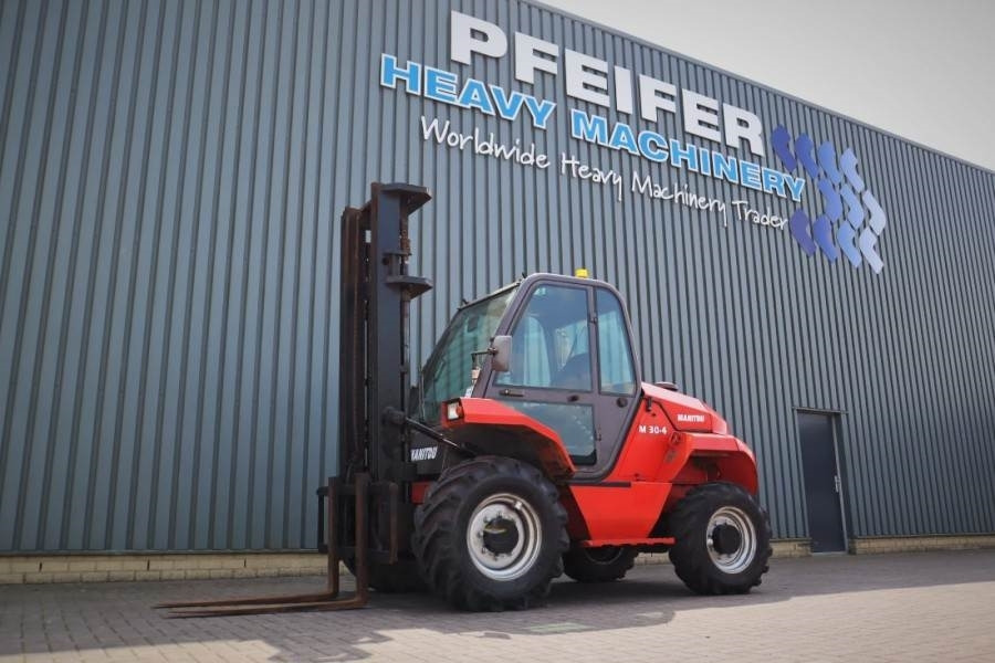 Manitou M30-4 Diesel, 4x4 Drive, 3t Capacity, Triplex Mast - Chariot tout terrain: photos 1 Manitou M30-4 Diesel, 4x4 Drive, 3t Capacity, Triplex Mast - Chariot tout terrain: photos 1