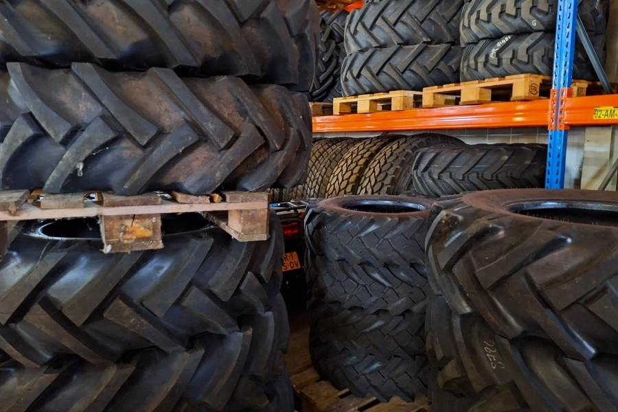 Chariot tout terrain Manitou MC25-4 Valid Inspection, *Guarantee, Diesel, 4x4 D: photos 11 Chariot tout terrain Manitou MC25-4 Valid Inspection, *Guarantee, Diesel, 4x4 D: photos 11