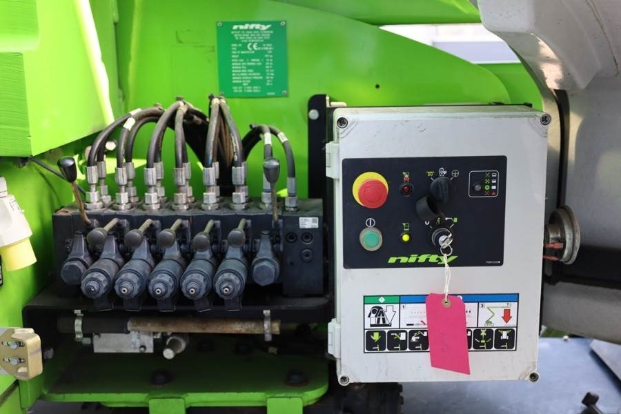 Niftylift HR17N HYBRID MK3 Hybrid Battery & Diesel, 17m Work - Nacelle articulée: photos 5 Niftylift HR17N HYBRID MK3 Hybrid Battery & Diesel, 17m Work - Nacelle articulée: photos 5